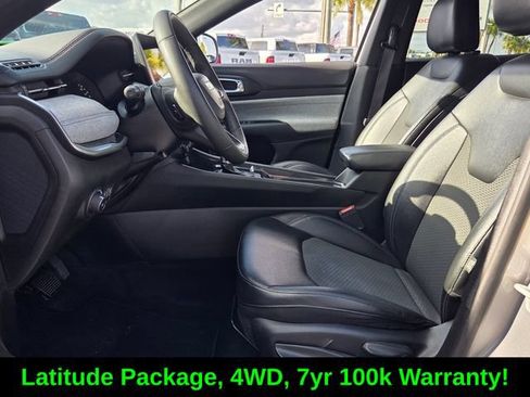 Used 2024 Jeep Compass Latitude AWD/4WD image 10