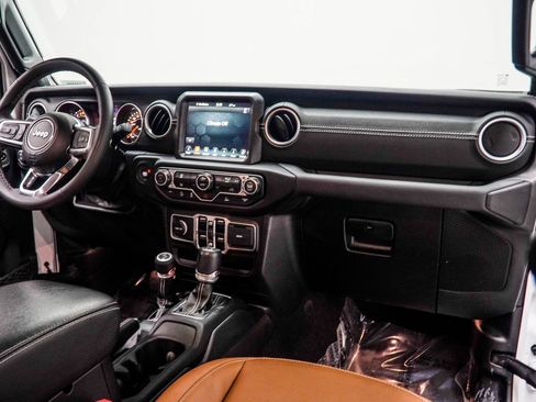 Used 2023 Jeep Gladiator Overland w/ LED Lighting Group image 16