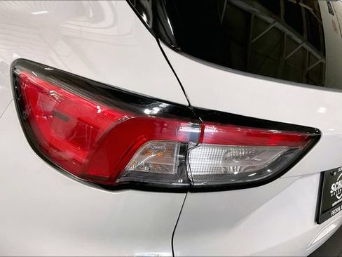 Used 2022 Ford Escape SE AWD/4WD image 30