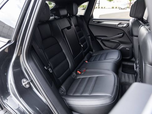 Certified 2026 Porsche Macan AWD/4WD image 42