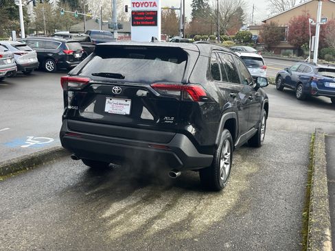 Certified 2024 Toyota RAV4 XLE AWD/4WD image 6