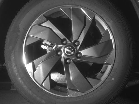 Used 2025 Nissan Rogue SV image 15