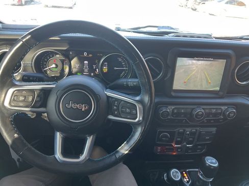 Used 2021 Jeep Wrangler Unlimited Rubicon w/ Uconnect 4C Nav & Sound Group image 13