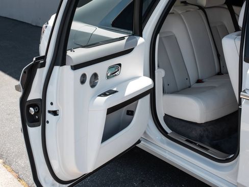 Used 2021 Rolls-Royce Ghost AWD/4WD image 31