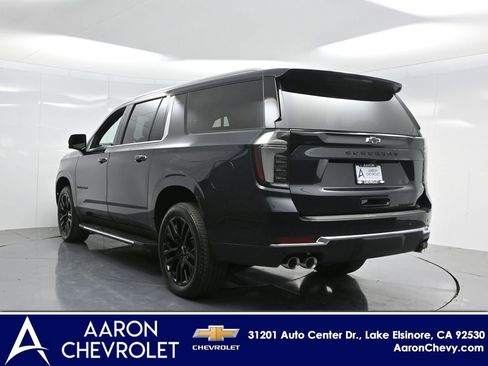 New 2025 Chevrolet Suburban Premier image 5