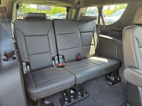 New 2026 Chevrolet Suburban High Country AWD/4WD image 13