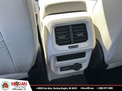 Certified 2023 Volkswagen Tiguan SE w/ Panoramic Sunroof Package AWD/4WD image 15