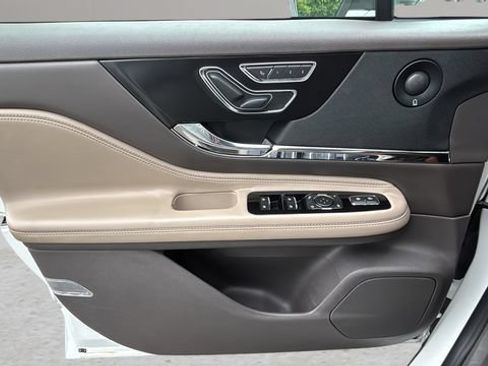 Used 2020 Lincoln Corsair Reserve w/ Equipment Group 201A AWD/4WD image 17