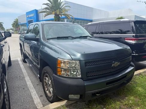 Used 2011 Chevrolet Silverado 1500 LT w/ All-Star Edition AWD/4WD image 2