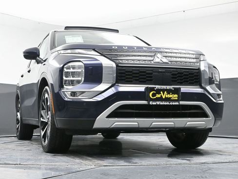 Used 2023 Mitsubishi Outlander SE image 52