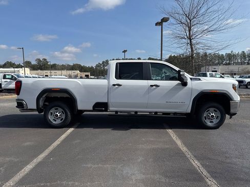 Used 2022 GMC Sierra 2500 Pro w/ Convenience Package image 4