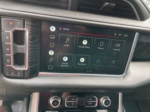 Used 2022 GMC Yukon XL Denali AWD/4WD image 9