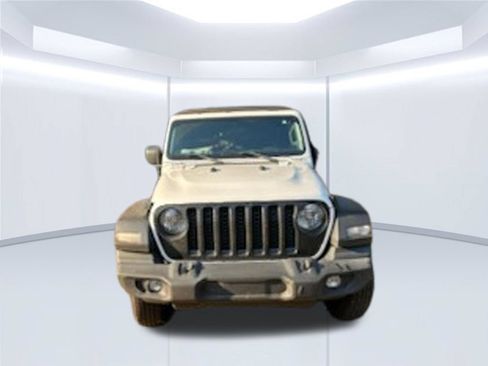 Used 2022 Jeep Gladiator Sport w/ Trailer Tow Package AWD/4WD image 6