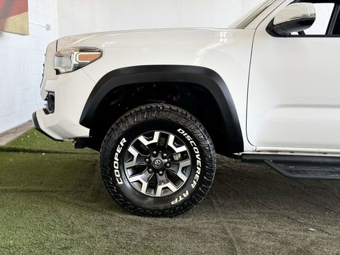 Used 2021 Toyota Tacoma TRD Off-Road image 15
