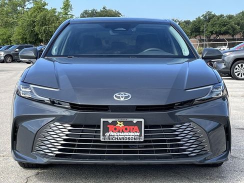 Used 2025 Toyota Camry XLE w/ Premium Package FWD image 7