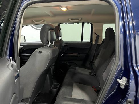 Used 2014 Jeep Patriot Latitude w/ All Weather Capability Group AWD/4WD image 26