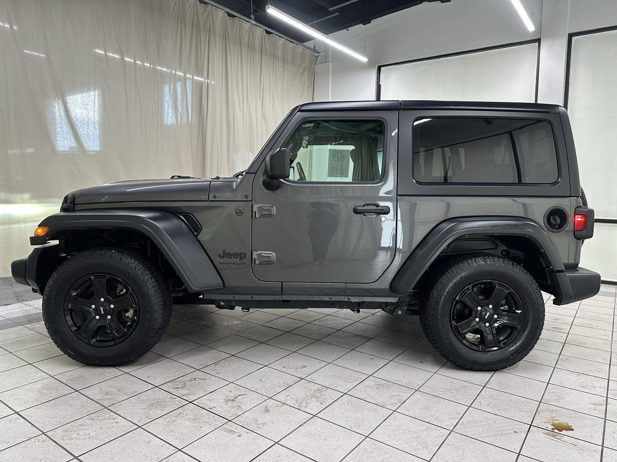 Used 2022 Jeep Wrangler Sport AWD/4WD image 8