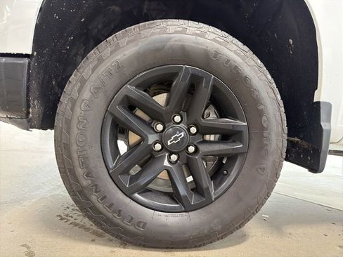 Used 2023 Chevrolet Silverado 1500 Custom Trail Boss image 13