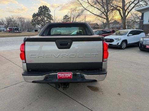 Used 2004 Chevrolet Avalanche LS image 29