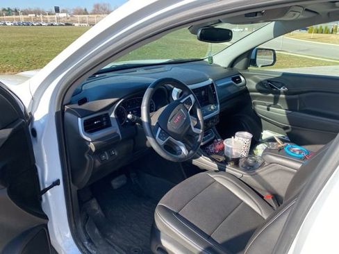 Used 2023 GMC Acadia SLT w/ Trailering Package FWD image 14