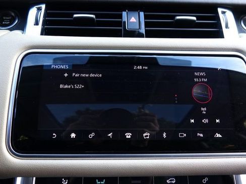 Used 2018 Land Rover Range Rover Sport HSE image 19