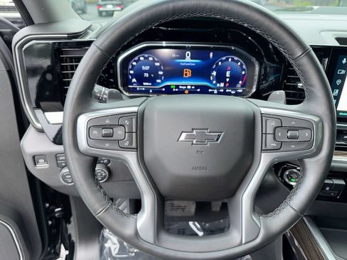 Used 2025 Chevrolet Silverado 1500 LT Trail Boss w/ LT Trail Boss Premium Package AWD/4WD image 16