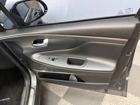 Used 2020 Hyundai Santa Fe Limited AWD/4WD image 32