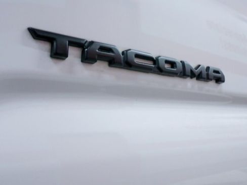 Used 2022 Toyota Tacoma SR5 RWD image 36
