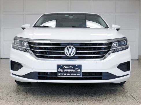 Used 2020 Volkswagen Passat 2.0T SE FWD image 2