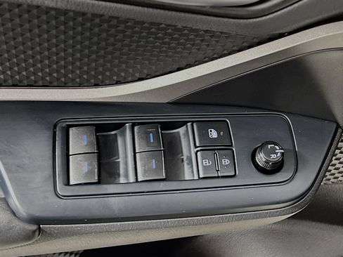 Used 2021 Toyota C-HR LE image 17