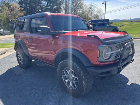 Used 2023 Ford Bronco Badlands image 7