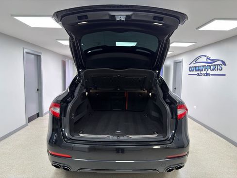 Used 2017 Maserati Levante w/ Sport Package image 38