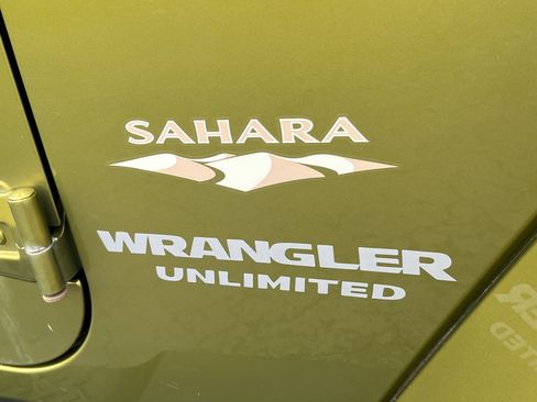 Used 2008 Jeep Wrangler Unlimited Sahara AWD/4WD image 9