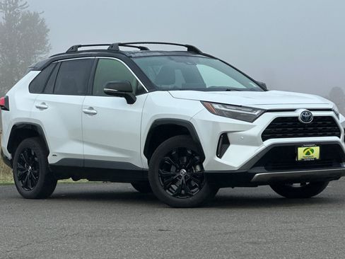 Used 2024 Toyota RAV4 XSE image 2