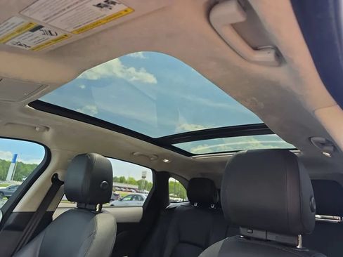 Used 2020 Jaguar F-PACE Premium AWD/4WD image 17