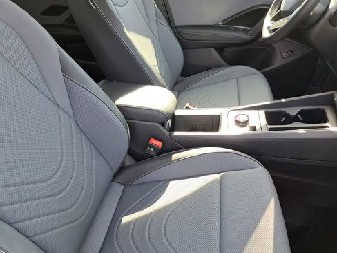 New 2026 Volkswagen Tiguan SE image 17