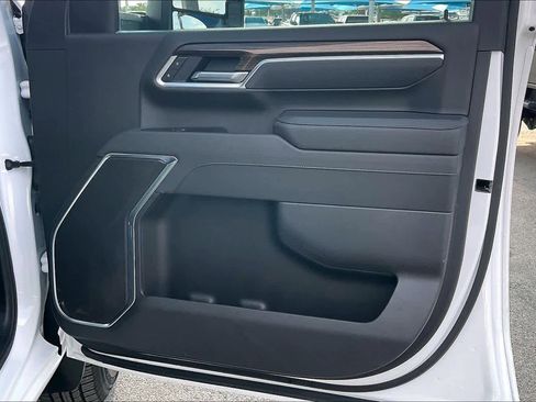 Used 2025 Chevrolet Silverado 2500 LT w/ Convenience Package image 22