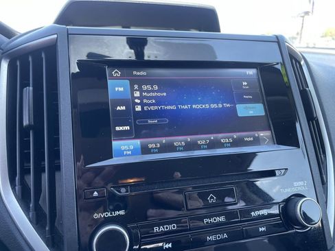 Used 2019 Subaru Crosstrek 2.0i Premium image 12