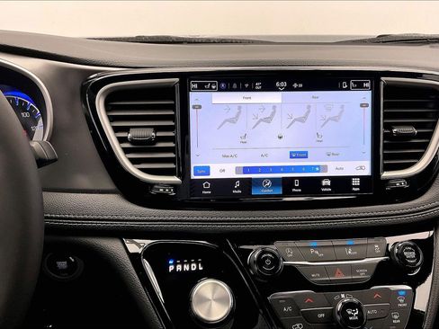 New 2026 Chrysler Pacifica Select image 7