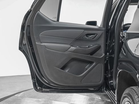 Used 2023 Chevrolet Traverse Premier w/ Redline Edition image 26