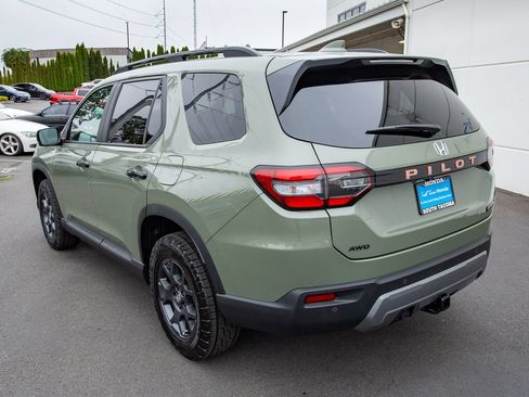 New 2026 Honda Pilot TrailSport image 8