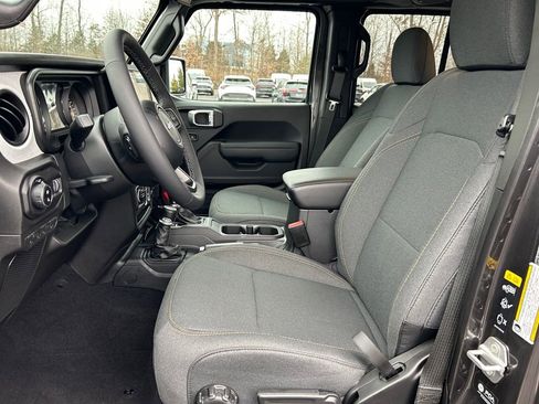 New 2026 Jeep Gladiator Sport image 20