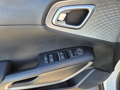Used 2024 Kia Soul LX w/ Option Group 015 image 18
