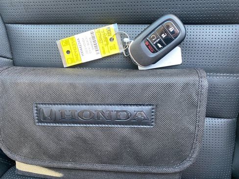 Used 2025 Honda CR-V EX-L image 38