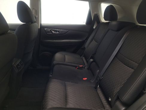 Used 2018 Nissan Rogue S AWD/4WD image 18