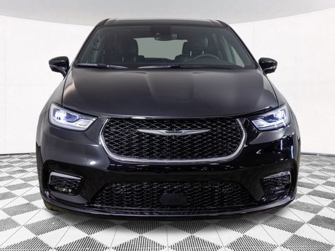 New 2026 Chrysler Pacifica Select AWD/4WD image 9