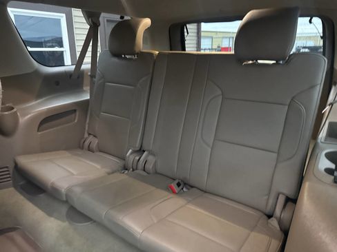 Used 2016 GMC Yukon XL SLT w/ Open Road Package image 9