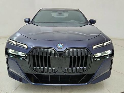 Used 2023 BMW 760i xDrive AWD/4WD image 13
