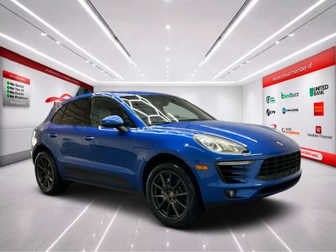 Used 2016 Porsche Macan S w/ Infotainment Package AWD/4WD image 2