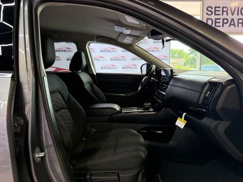 Used 2026 Nissan Pathfinder SV FWD image 52